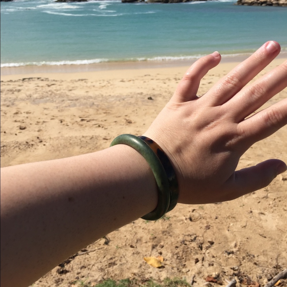 Not for sale! Jade back on Hawaiian sand!